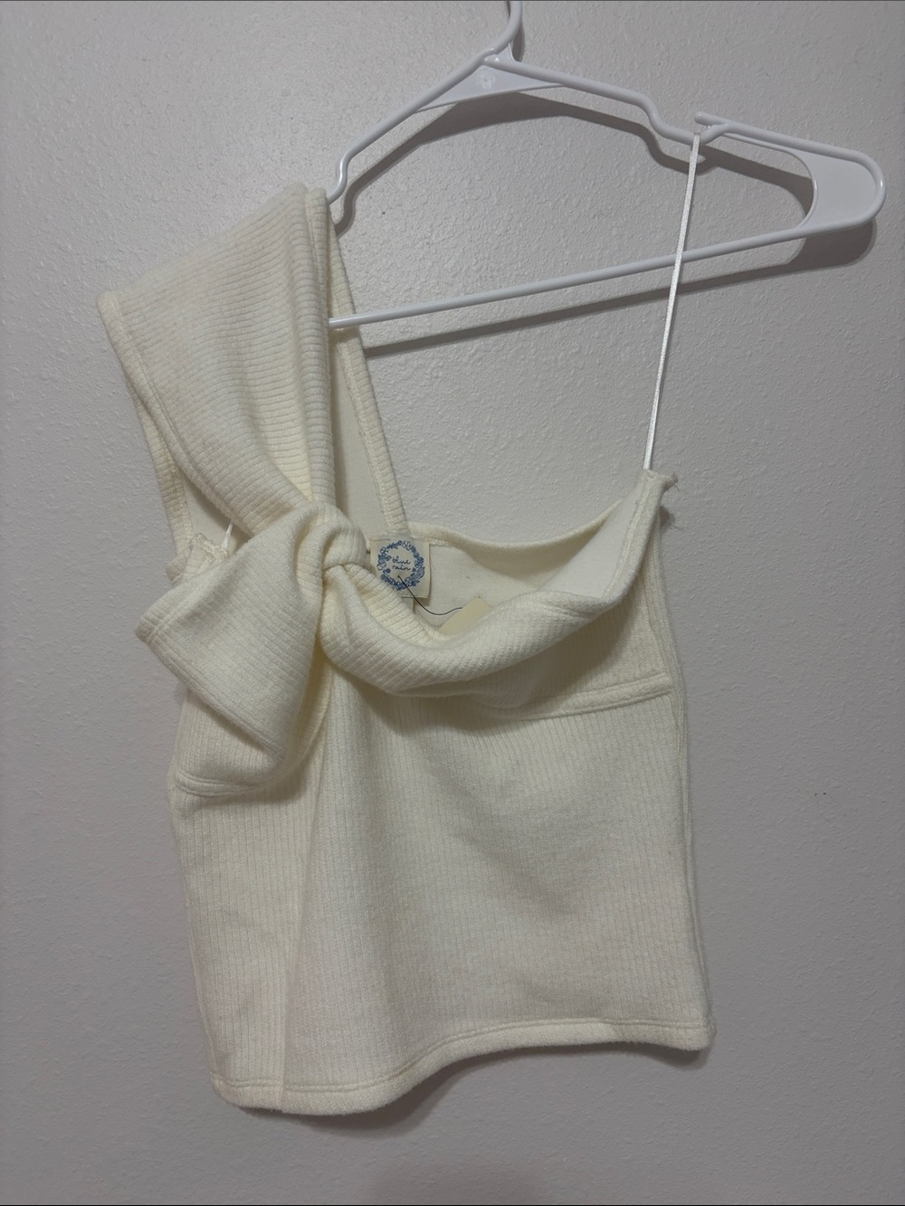 Francesca's Collections Cream Ribbed One-Shoulder Bow Camisole